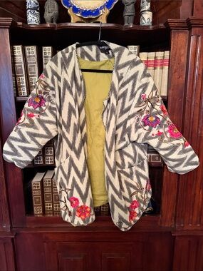 RARA AVIS by Apfel Zigzag Embroidered Jacket with Floral Accents - Gray & Cream